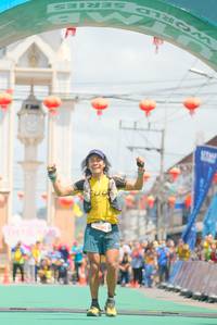 BIB: 0904
                            <button type="button" onclick="openModal(21761591)" class="btn btn-primary btn-sm float-right btn-popup" data-toggle="modal" data-target=".modal-high-quality">
                        <i class="fas fa-shopping-cart"></i> Add to Cart
                    </button>
                                            <button type="button" onclick="isThisMe(21761591, true)" class="btn btn-success btn-sm float-right btn-popup btn-isme hidden" data-toggle="tooltip" data-placement="bottom" title="นี่คือรูปของคุณใช่ไหม คลิกที่นี่เพื่อเอาเข้าอัลบั้ม">
                        <i class="fas fa-plus"></i> Add to album
                    </button>
                    <button type="button" onclick="isThisMe(21761591, false)" class="btn btn-warning btn-sm float-right btn-popup btn-isnotme hidden">
                        <i class="fas fa-ban"></i> Remove from album
                    </button>